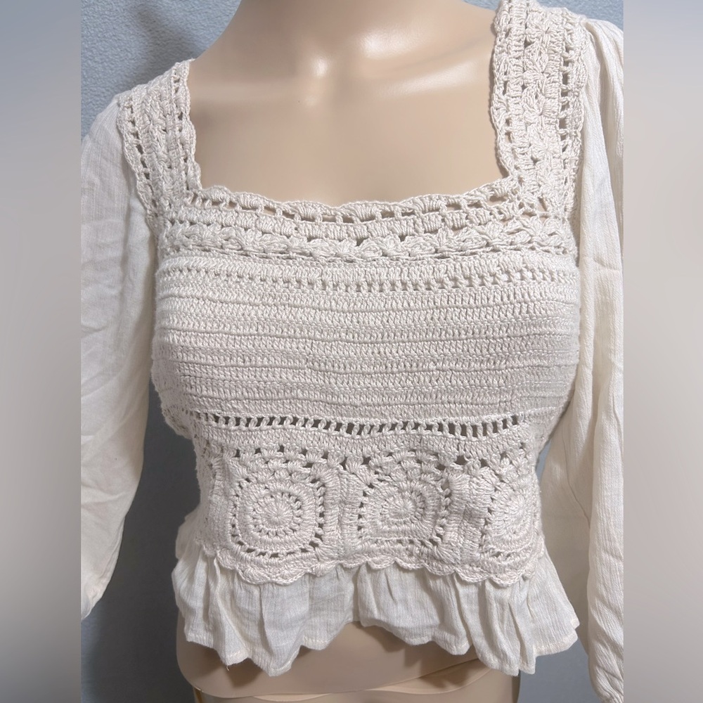 American Eagle Crotchet front smocked back top size small - Picture 3 of 7